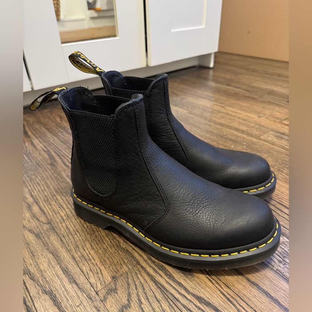 Dr Martens 2976 Nappa Leather Chelsea Boots